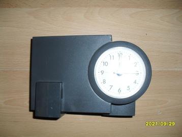 Bureauklokje, paperclips in houders, perforator NIEUW + ZGAN beschikbaar voor biedingen