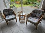 Stoelen en tafeltje van rotan, Huis en Inrichting, Stoelen, Ophalen, Gebruikt, Twee, Wit