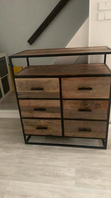 Lade kast beschikbaar voor biedingen