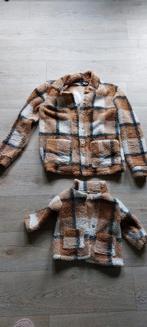 Moeder & dochter tussen jas, Ophalen of Verzenden, Gebruikt