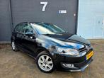 ✅️ Volkswagen Polo 1.2 Benzine 2010 ✅️ Carplay ✅️ Nieuwe APK, Auto's, Volkswagen, Voorwielaandrijving, Zwart, 1198 cc, Zwart