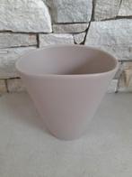 Mooie moderne ovale bloempot., Tuin en Terras, Bloempotten, Binnen, Ophalen of Verzenden, Zo goed als nieuw, Overige vormen