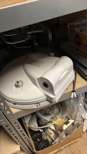 Satelliet antenne en Telair onderdelen beschikbaar voor biedingen