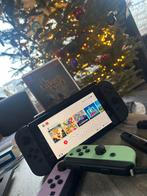 Nintendo switch met 4 CONTROLLERS, Spelcomputers en Games, Spelcomputers | Nintendo Switch, Ophalen of Verzenden, Zo goed als nieuw