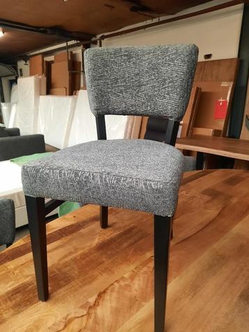 Partij horeca stoelen 3 kleuren op voorraad beschikbaar voor biedingen
