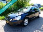 Volvo S60 1.6 T4 Kinetic 180pk Automaat Clima Navi 2e eig. H, Stof, 4 cilinders, S60, Zwart