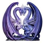 Anne Stokes Beeld Raising Dragons Nieuw Genummerd Exclusief, Verzamelen, Ophalen of Verzenden, Nieuw, Fantasy