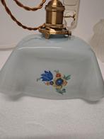 Opaalglazen lampenkap met bloemmotief, jaren '50, Gebruikt, Ophalen of Verzenden, Glas, Minder dan 50 cm