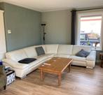 Comfortabele wit leren hoekbank, Huis en Inrichting, Banken | Bankstellen, Ophalen, 250 tot 300 cm, Gebruikt, Hoekbank