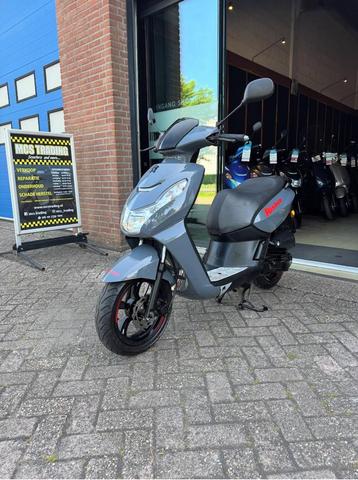 Peugeot Kisbee bromscooter beschikbaar voor biedingen