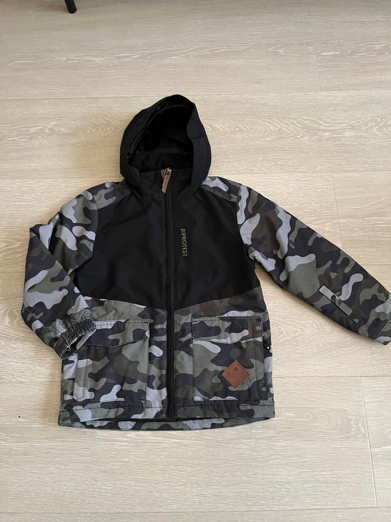 Protest Ski Jas Junior Maat 128 Camouflage, Kinderen en Baby's, Ophalen, Gebruikt, Maat 128