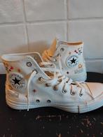Limited edition Converse All Stars - It's okay to wander, Kleding | Dames, Schoenen, Beige, Ophalen of Verzenden, Converse All Stars