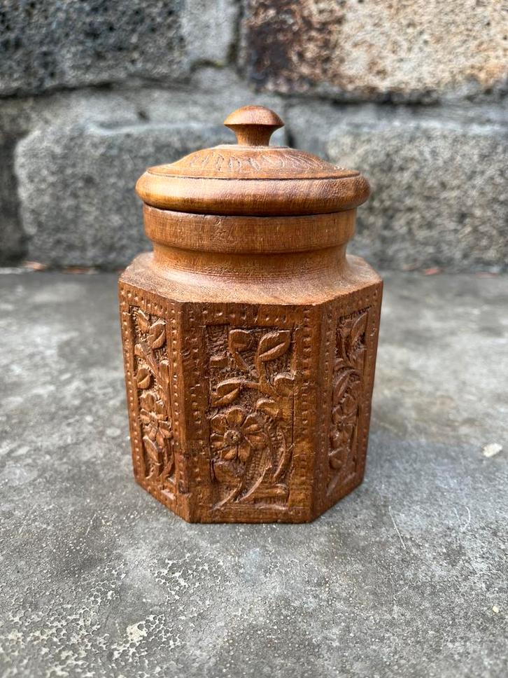 Vintage handgesneden houten pot met deksel, Antiek en Kunst, Kunst | Beelden en Houtsnijwerken, Ophalen of Verzenden