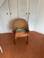 Gratis Rotan stoel met kersenhouten poten, Huis en Inrichting, Stoelen, Ophalen