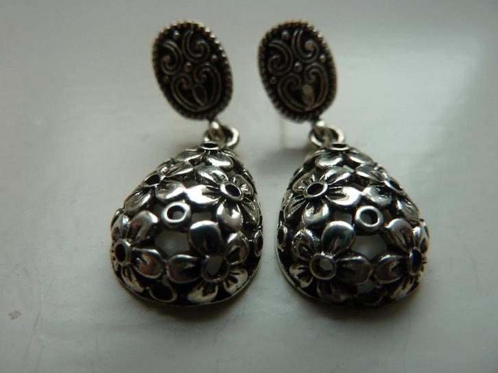Pretty Silver Pendant Earrings, Sieraden, Tassen en Uiterlijk, Oorbellen, Nieuw, Zilver, Zilver, Ophalen