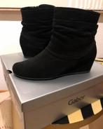 Gabor laarsjes met sleehak in mooi zwart suede mt7, Zwart, Lage of Enkellaarzen, Gabor, Ophalen of Verzenden