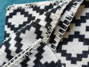 KLIPPAN woonplaid Diamonds deken grafisch motief beschikbaar voor biedingen