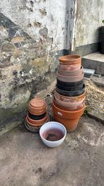 GRATIS | Terra cotta potjes en schoteltjes, Tuin en Terras, Ophalen, Rond, Minder dan 25 cm