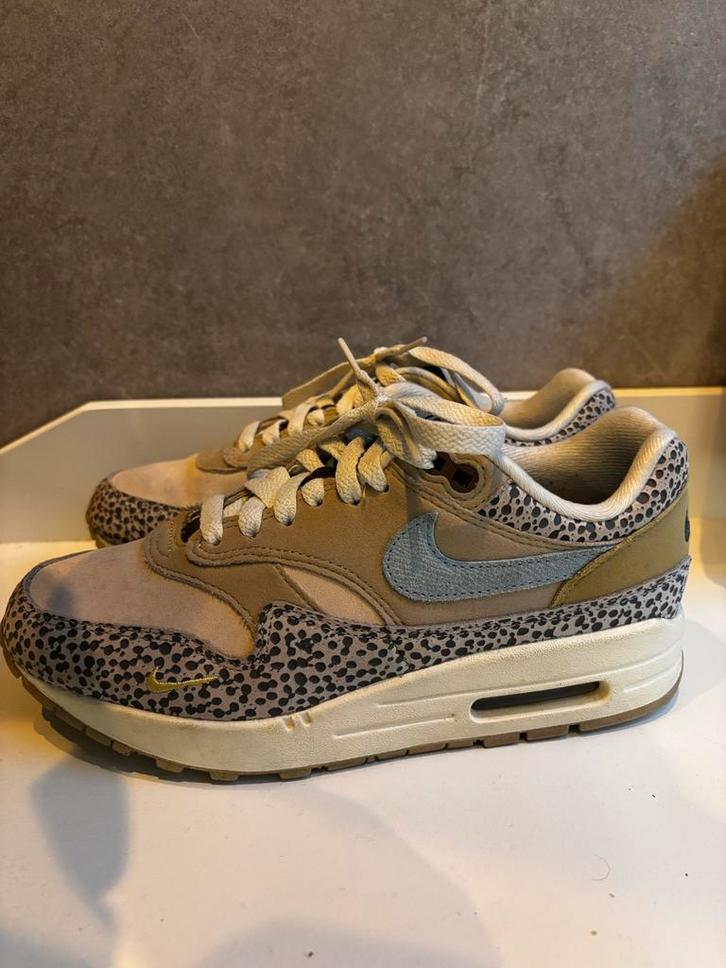 Nike Air Max 1 Safari Cobblestone - Maat 38, Kleding | Dames, Schoenen, Zo goed als nieuw, Sneakers of Gympen, Bruin, Ophalen of Verzenden