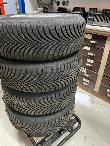 Te koop set winterbanden voor o.a. C5 beschikbaar voor biedingen