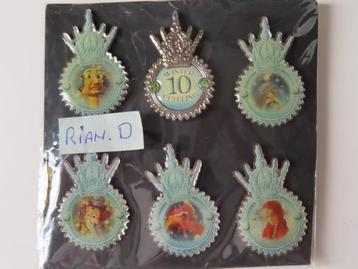 Efteling pins Winter 2008 compleet met 10 jaar winter pin. beschikbaar voor biedingen