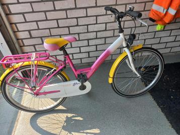Mooie meisjesfiets 24 inch beschikbaar voor biedingen