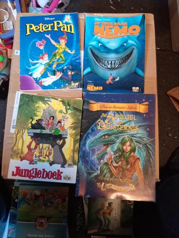 4 stripboeken: Disney, Nemo, Jungleboek, Spiegel duisternis beschikbaar voor biedingen