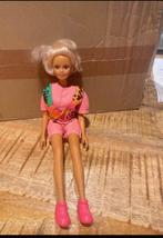 Vintage Hasbro Barbie met kleertjes en schoenen, Verzamelen, Ophalen of Verzenden, Zo goed als nieuw, Kleertjes