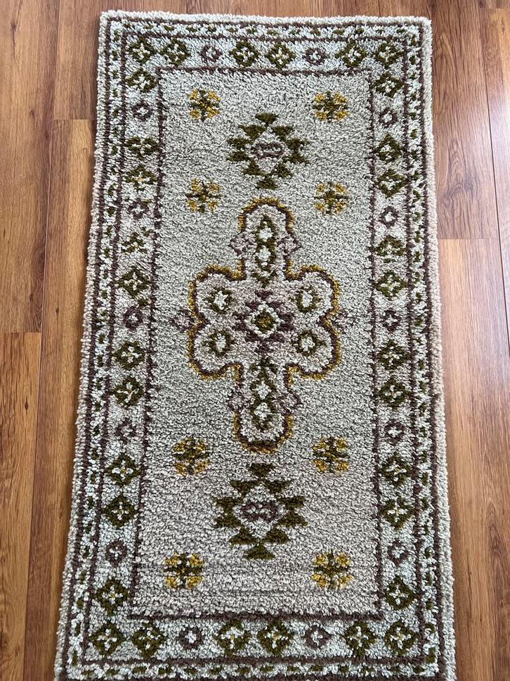 handgemaakt wollen kleed / loper - 140 x 75 cm, Huis en Inrichting, Stoffering | Tapijten en Kleden, Gebruikt, 50 tot 100 cm, 100 tot 150 cm