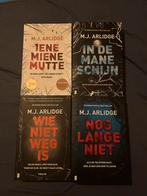 M.J. Arlidge Nog lange niet Wie niet weg is In de maneschijn, Boeken, Ophalen of Verzenden, Zo goed als nieuw