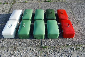 Vintage emaille broodtrommels beschikbaar voor biedingen