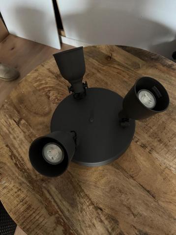 Plafond lamp beschikbaar voor biedingen