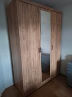 Mooie 3 DEURS KLEDINGKAST - Nog geen 3 Jaar Oud!, Ophalen, Gebruikt, 200 cm of meer, Met hangruimte