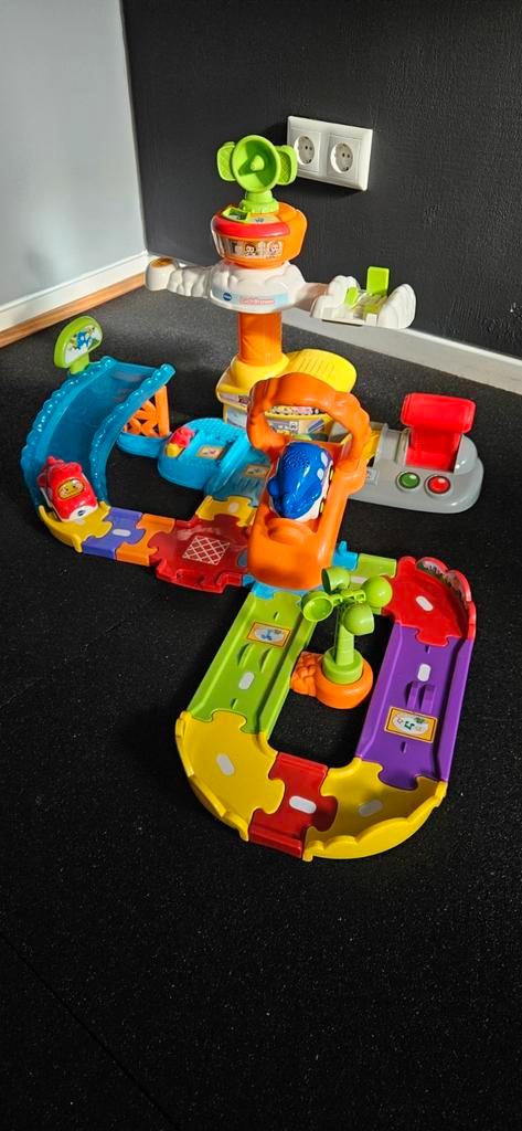 Vtech toet toet auto's vliegveld, Kinderen en Baby's, Speelgoed | Vtech, Zo goed als nieuw, 2 tot 4 jaar, Ophalen of Verzenden