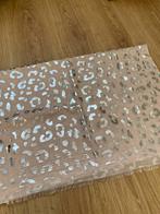 Als Nieuw sjaal licht roze zilver panter langwerpig, Ophalen of Verzenden, Zo goed als nieuw, Sjaal