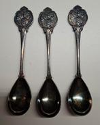 Verzilverde theelepels Wilhelmina, Juliana & Beatrix., Verzamelen, Koninklijk Huis en Royalty, Ophalen of Verzenden, Speld(je) of Lepel(tje)