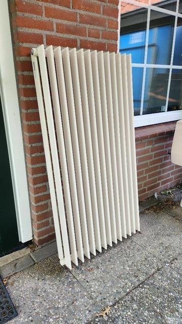 Designradiator Vasco. 1.200 mm hoog, 600 mm breed. beschikbaar voor biedingen