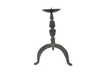 (smeed) ijzeren kandelaar -  beschikbaar voor biedingen