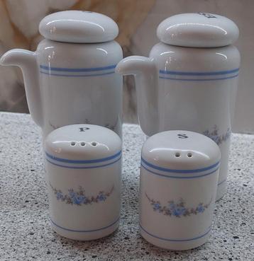 Russische peper- zout- olie- en azijn set. beschikbaar voor biedingen
