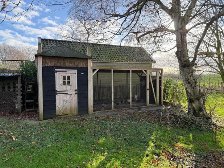 Prachtig Kippenhok met hooizolder en met ren, Dieren en Toebehoren, Pluimvee | Toebehoren, Gebruikt, Kippenhok of Kippenren, Ophalen