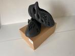 Adidas Yeezy Foam RNR Onyx maat 44 1/2, Nieuw, Adidas Yeezy, Ophalen of Verzenden, Sneakers of Gympen