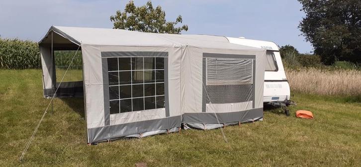 Voortent voorzien van zij uitbouw en luifel, Caravans en Kamperen, Tenten, Gebruikt, Ophalen