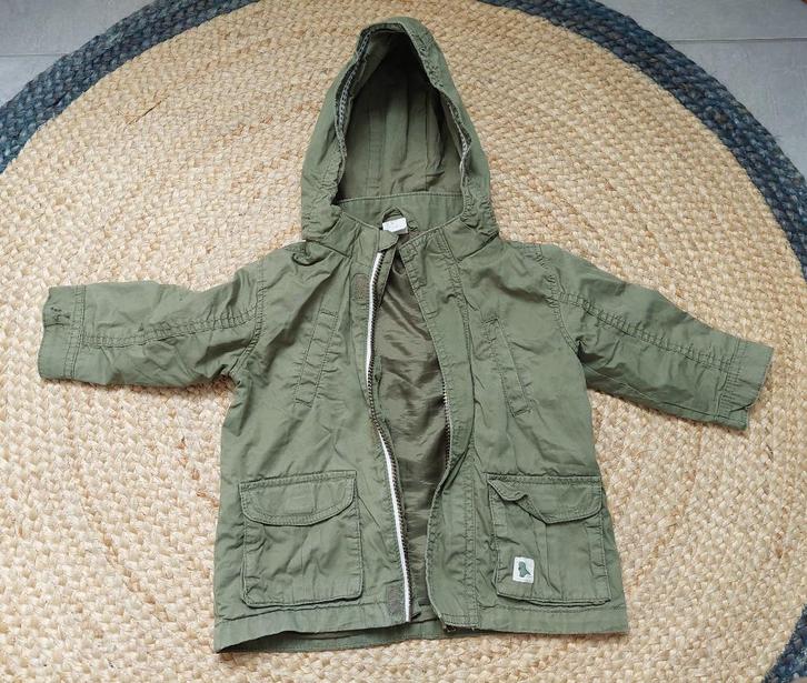 Groen jasje met capuchon H&M mt 80, Kinderen en Baby's, Babykleding | Maat 80, Zo goed als nieuw, Jongetje of Meisje, Jasje, Ophalen of Verzenden