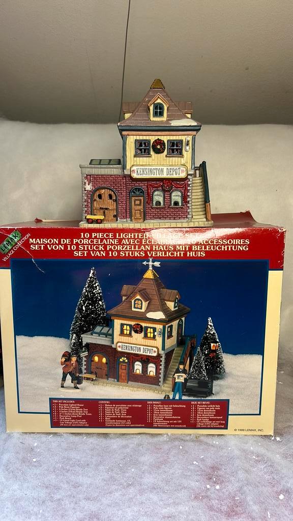 Lemax Kensington depot, Diversen, Kerst, Gebruikt, Ophalen of Verzenden