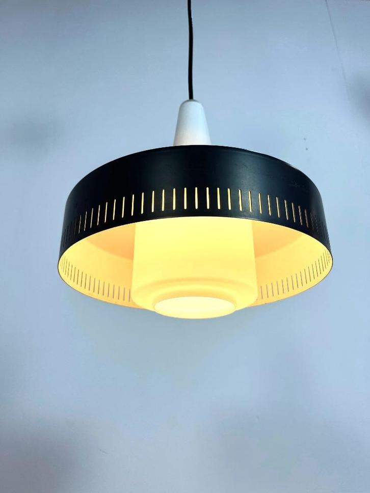 vintage hanglamp Bent Karlby voor Lyfa Denemarken, jaren 60, Huis en Inrichting, Lampen | Hanglampen, Gebruikt, Minder dan 50 cm