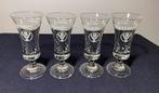 4 Jägermeisterlglaasjes op voet. Hoogte 9,5 cm., Verzamelen, Glas en Borrelglaasjes, Ophalen of Verzenden, Zo goed als nieuw, Borrel- of Shotglas
