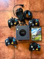 Nintendo Gamecube met 4 controllers en 1 game, Spelcomputers en Games, Spelcomputers | Nintendo GameCube, Gebruikt, Paars, Ophalen of Verzenden