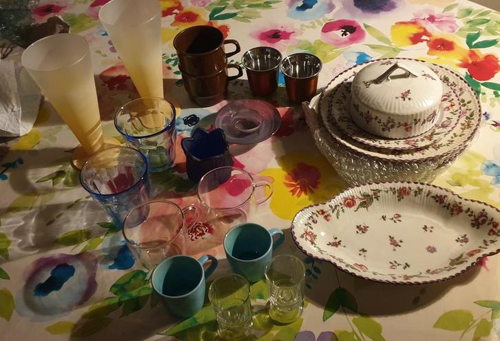 Diverse kopjes voor thee, koffie, borrel.. 2 personen, Huis en Inrichting, Keuken | Servies, Zo goed als nieuw, Kop(pen) en/of Schotel(s)
