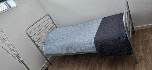 1 persoons bed, verstelbare bodem met matras en beddengoed, Huis en Inrichting, Slaapkamer | Bedden, Zo goed als nieuw, Eenpersoons