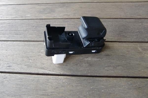 Raamschakelaar Mazda 2 en CX-3, Auto-onderdelen, Dashboard en Schakelaars, Ophalen of Verzenden, Gebruikt, Mazda